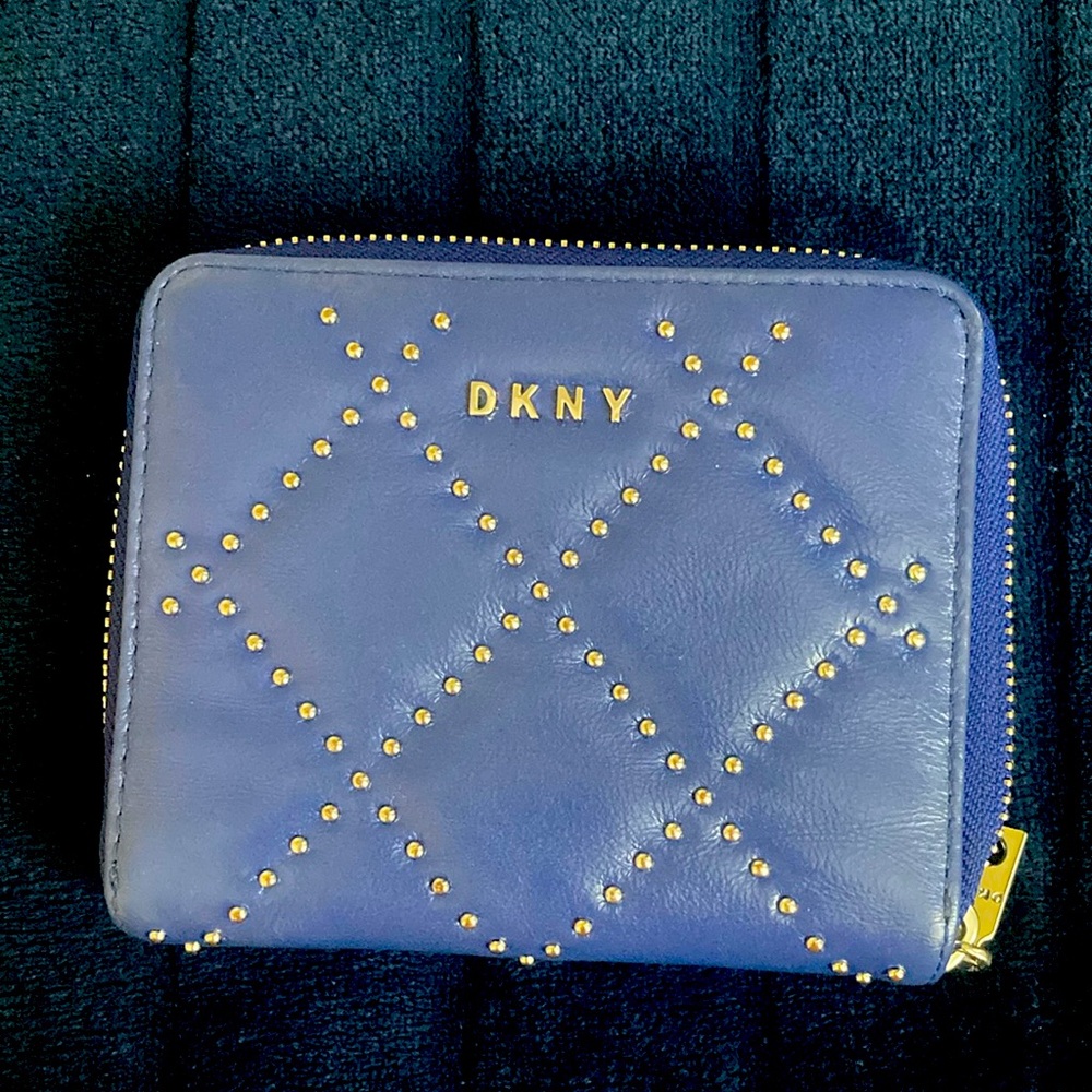 DKNY Sofía small zip wallet